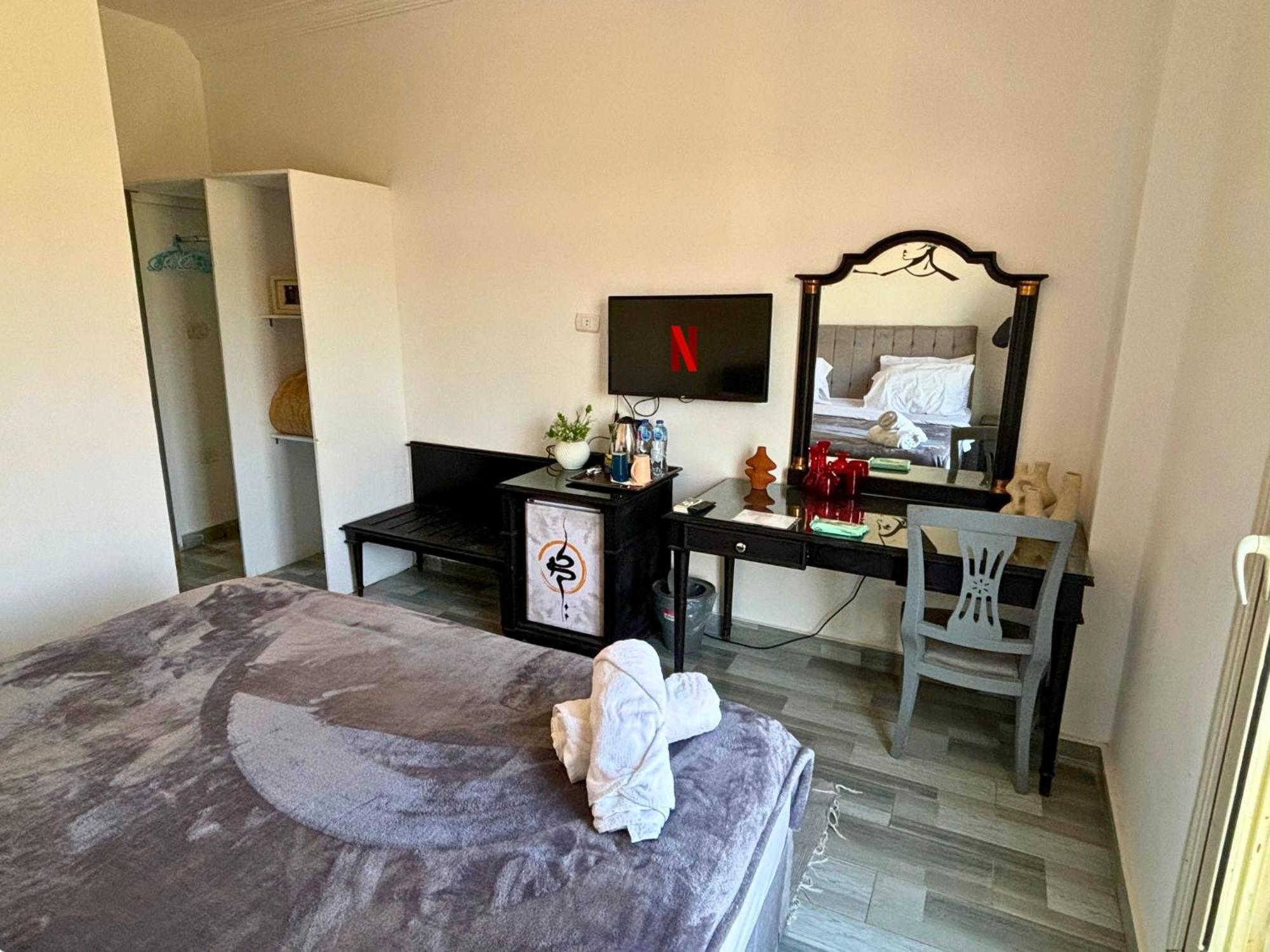 K Boutique Hotel Medspa-Pyramids & Grand Egyptian Museum Ghatati Eksteriør billede